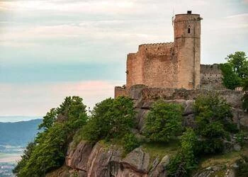 Zamek Chojnik w Karkonoszach – historia, legendy i zwiedzanie