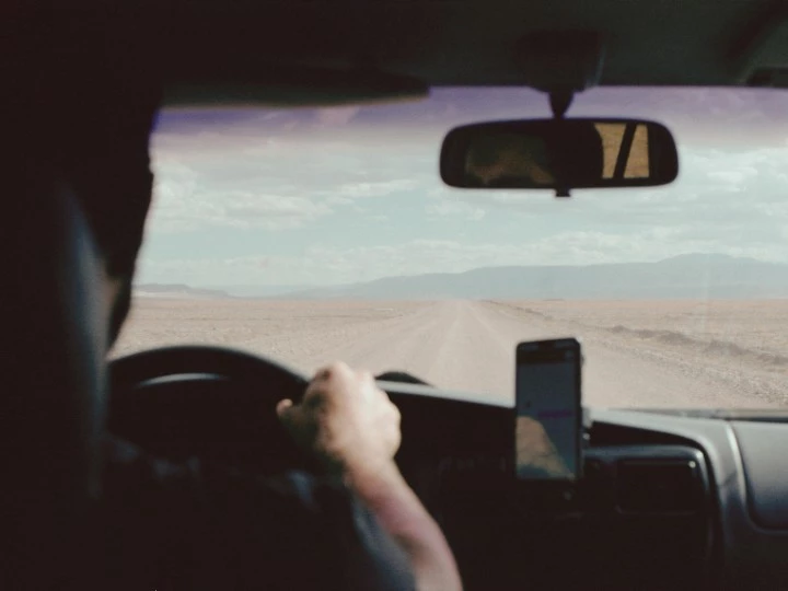 Najciekawsze trendy podróżnicze na 2026 - Emoti.pl